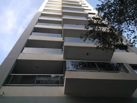 Av 60 entre 5 y 6 Monoambiente, cocina, baño. balcón, aire frío/calor