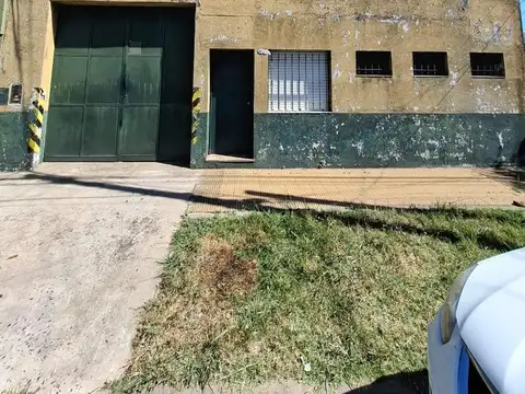 Galpón zona residencial