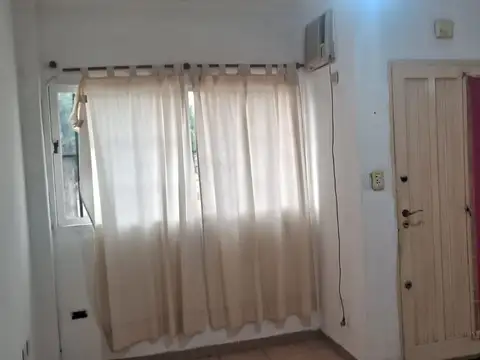 Depto Tipo Casa en Alquiler de 3 ambientes