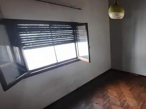 CASA EN OPORTUNIDAD EN ESQUINA