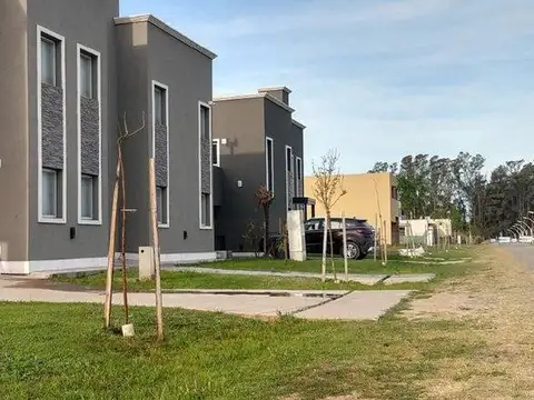 Terreno en Venta 30  mts Fondo