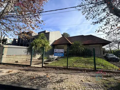 Casa lote propio en TIGRE centro sobre Avenida