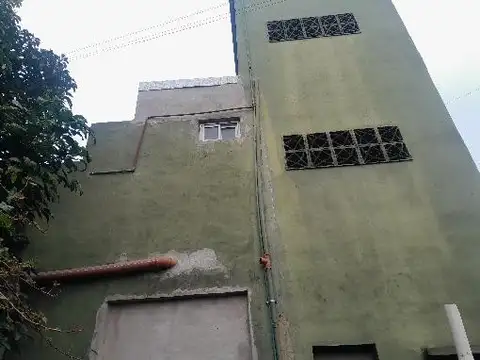 Venta Casa  3 ambientes con Galpón