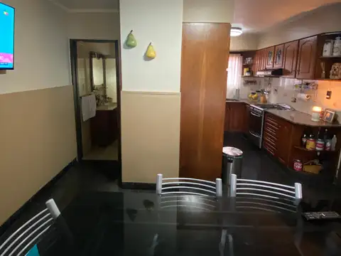 Casa 3 ambientes con 2 baños