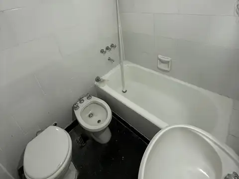 Excelente Departamento 2 Ambientes Planta Baja con dos Patios. SIN EXPENSAS