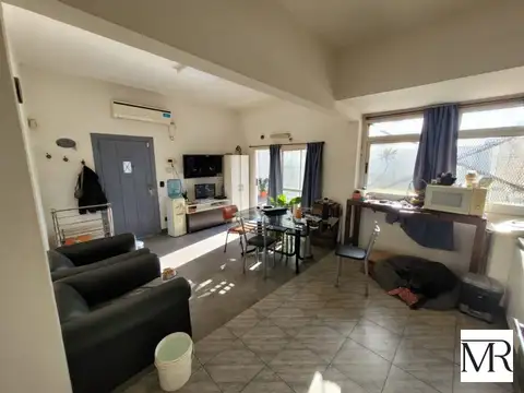 Depto Tipo Casa 4 ambientes con 2 baños