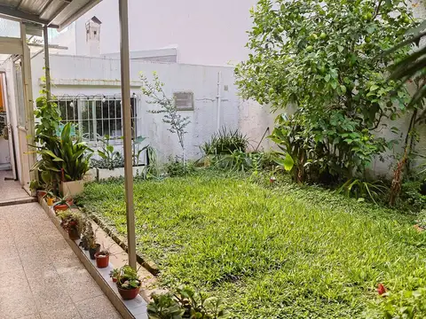 Venta departamento con jardín en Nuñez