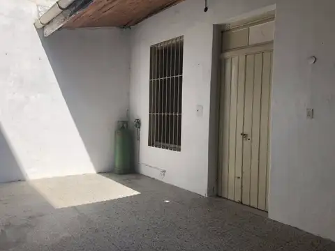 Depto Tipo Casa en Alquiler en Rosario, $ 350.000