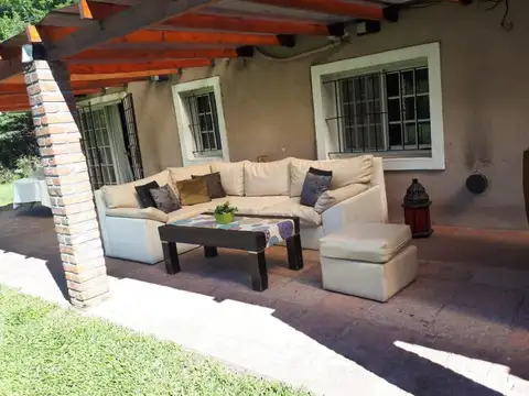 Casa en  Los Robles , Barrio Parque El Trébol, La Unión APTO CREDITO