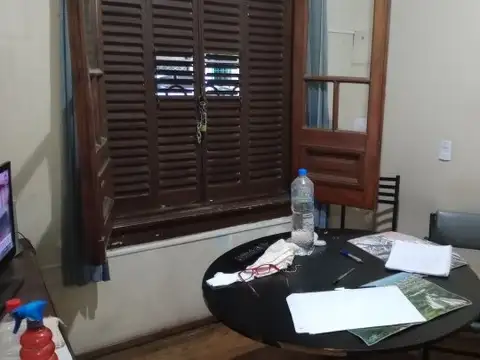 Casa 5 ambientes con 1 baño