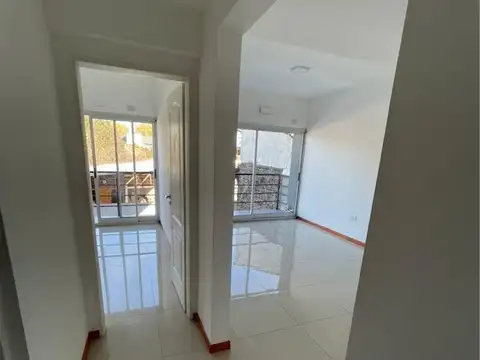 Tres de febrero 500, Piso 1