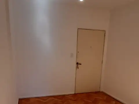 Departamento en Alquiler en Parque Centenario, $ 550.000