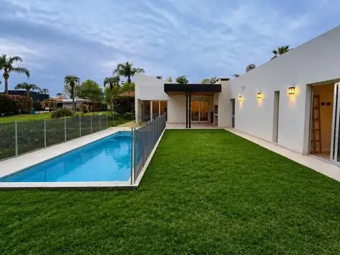 Casa en Venta en Funes Hills Miraflores, USD 420.000