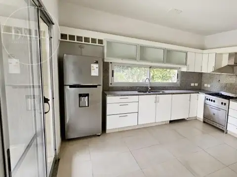 Casa en Alquiler en Villanueva, USD 3.800