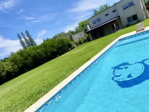 Casa en Venta 5 Ambientes en Barrio nautico Santa Catalina
