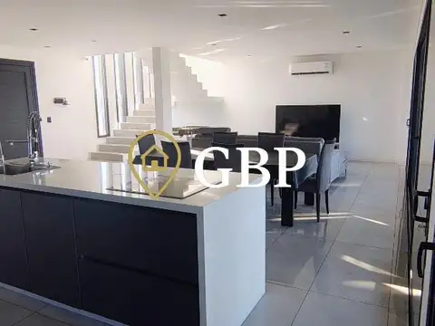 Casa en venta en Canning Barrio La Alameda