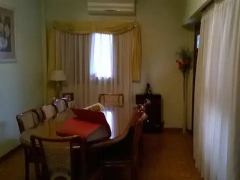 Casa  en Venta ubicado en Quilmes Oeste, Quilmes, G.B.A. Zona Sur - SVN0990_LP584783_1