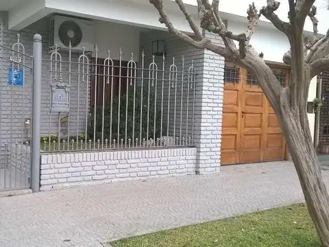 Casa  en Venta ubicado en Quilmes Oeste, Quilmes, G.B.A. Zona Sur - SVN0990_LP584783_1