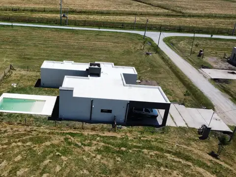 Casa en Venta con 6 cocheras