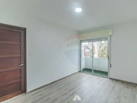 Casa de altos en venta 2 dorm Goes con azotea