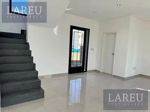 Casa en Santa Elena, Pilar Del Este