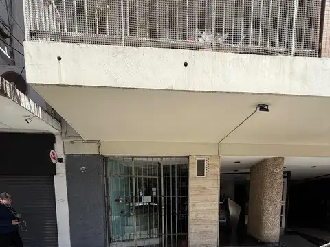 Local comercial 3 x 40 con sotano 2 baños