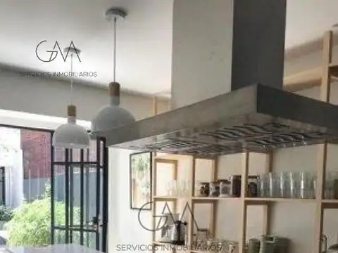 Casa 8 ambientes con 5 baños