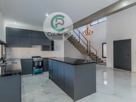 Casa en Venta al Este