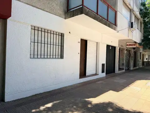 PH EN VENTA LA PLATA 2 DORMITORIOS , COCHERA