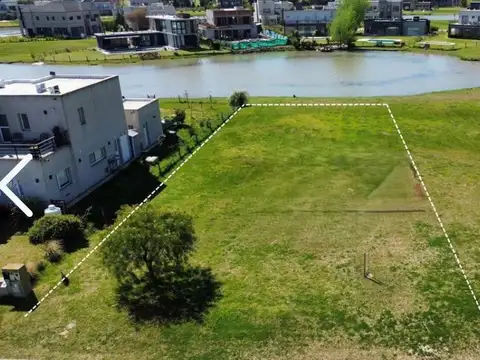 Lote Terreno en San Lucas Club de Campo con fondo a la Laguna