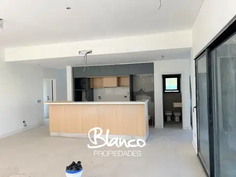 Casa 4 ambientes con 3 baños