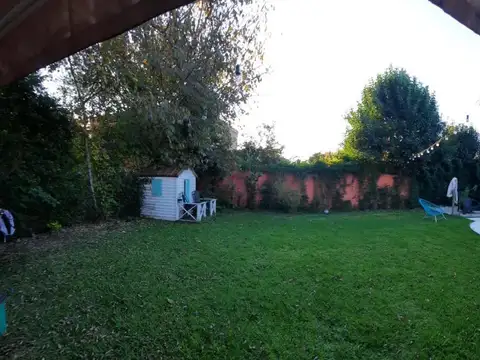 Casa en Venta con 2 cocheras