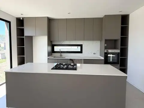 Casa en Alquiler de 4 dormitorios