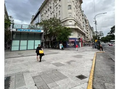 Av Pte Roque Saenz Pena 1100, Piso 2