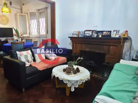VENTA CASA EN LOTE PROPIO 3 AMBIENTES CON GRAN JARDÍN, PISCINA Y PARRILLA EN MUNRO APTO CREDITO