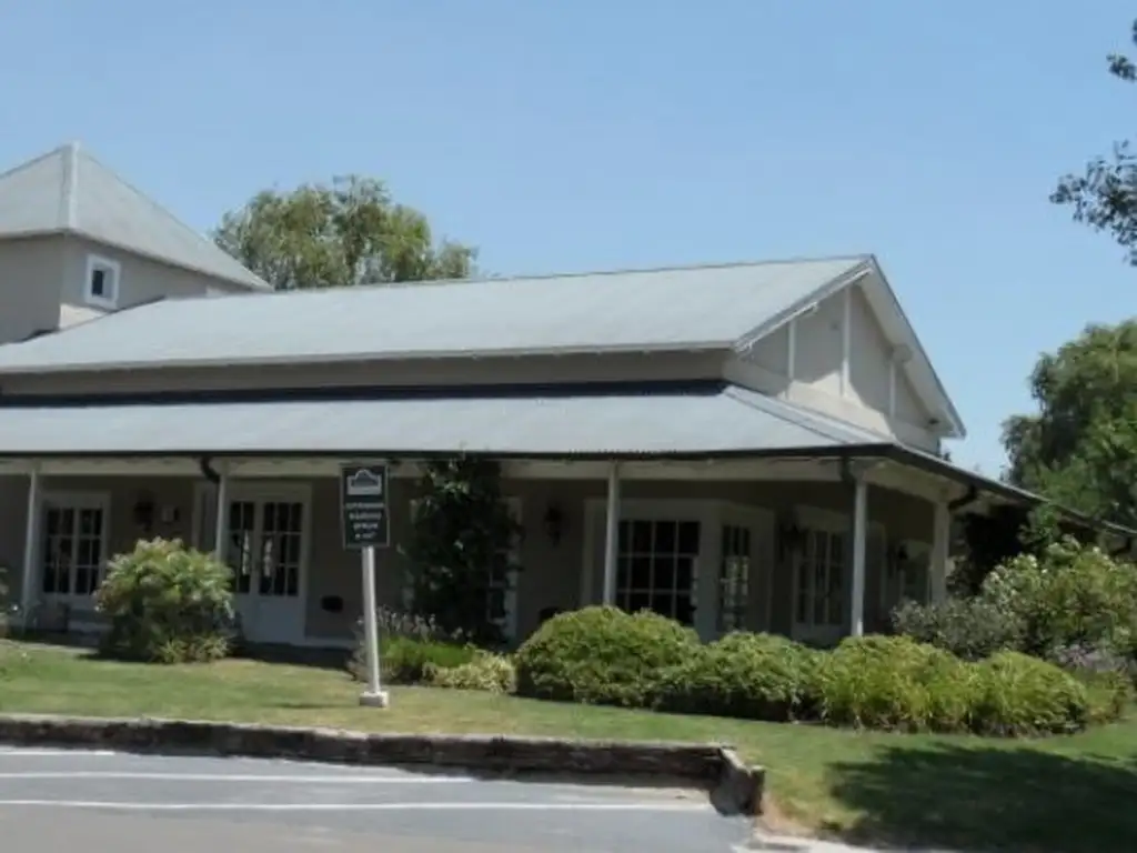 Áreas comunes piscina, club-house, juegos en Galápagos