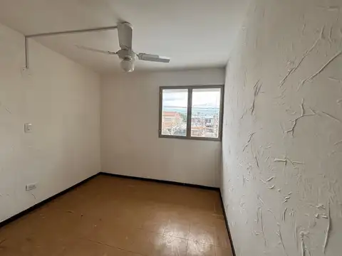 Casa en Alquiler con 2 cocheras