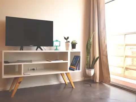 Muy luminoso departamento con balcon