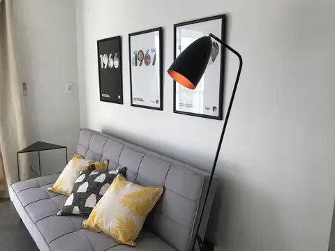 Muy luminoso departamento con balcon