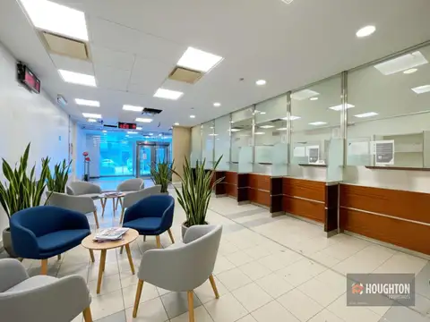Local en VENTA sobre Av. Caseros al 2736, Parque Patricios - CABA.