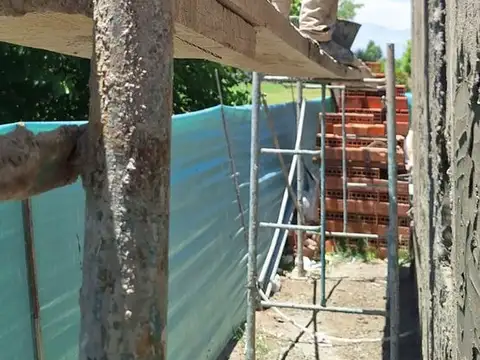 Casa en Venta con 3 cocheras