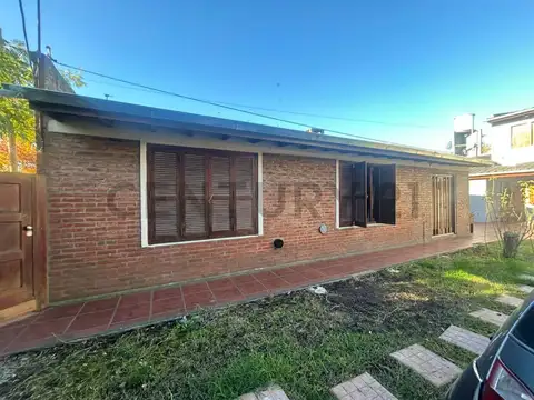 VENTA CASA 3 AMBIENTES CON COCHERA DOBLE B.LOPEZ DE GOMARA