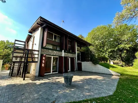 Casa 6 ambientes con 4 baños