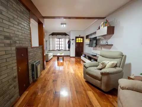Depto Tipo Casa en Venta en Villa General Mitre, USD 389.000