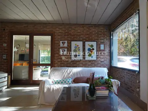 Casa en Venta con 1 cochera