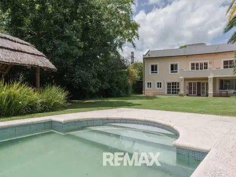 Casa 7 ambientes con 3 baños