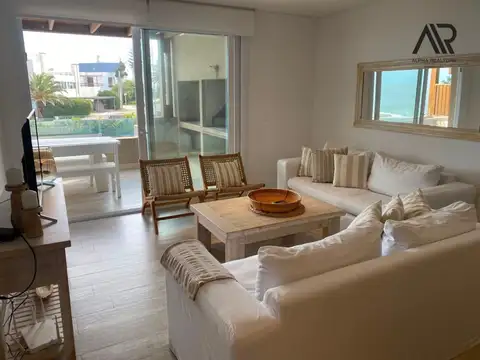 Apartamento en venta c/ cochera en La Barra