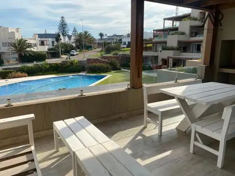 Apartamento en venta c/ cochera en La Barra