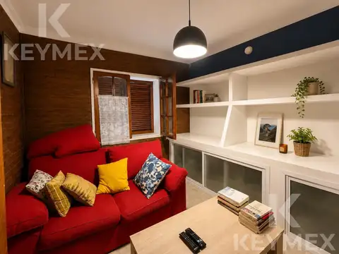 Casa 6 ambientes con 2 baños