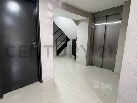 Alquller Monoambiente con balcón en Villa Devoto para uso profesional.